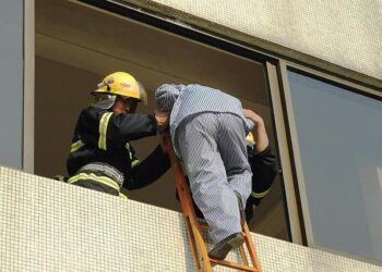 The Rip Current of Debt: How I Escaped the Payday Loan Trap and Found a Safer Way to Shore