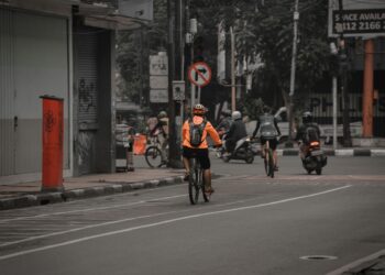 The Illinois Traffic Ticket Iceberg: An Insider’s Guide to Fines, Court, and Protecting Your Record