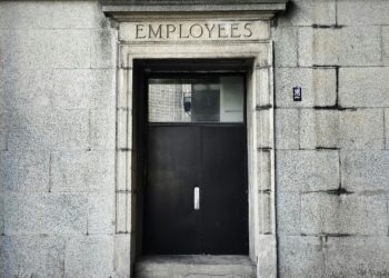 The Unemployment Playbook: A Comprehensive Guide to Financial Survival and Career Relaunch